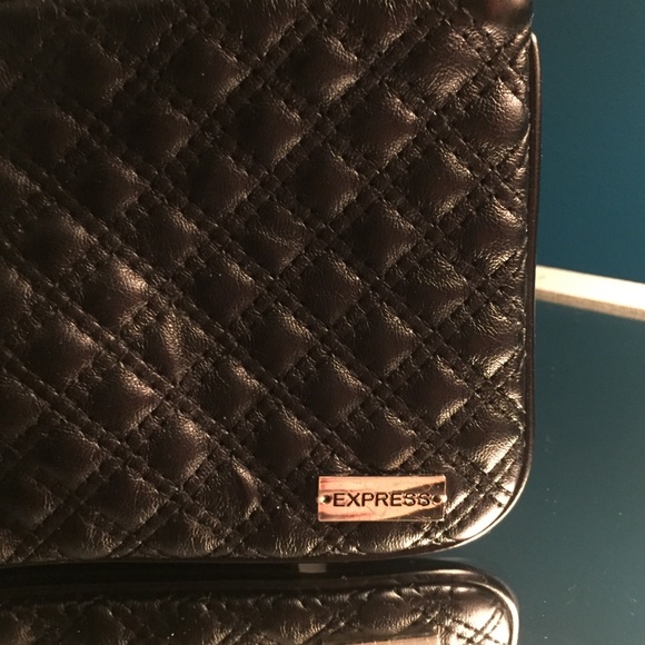 Black Express wristlet - Picture 3 of 3